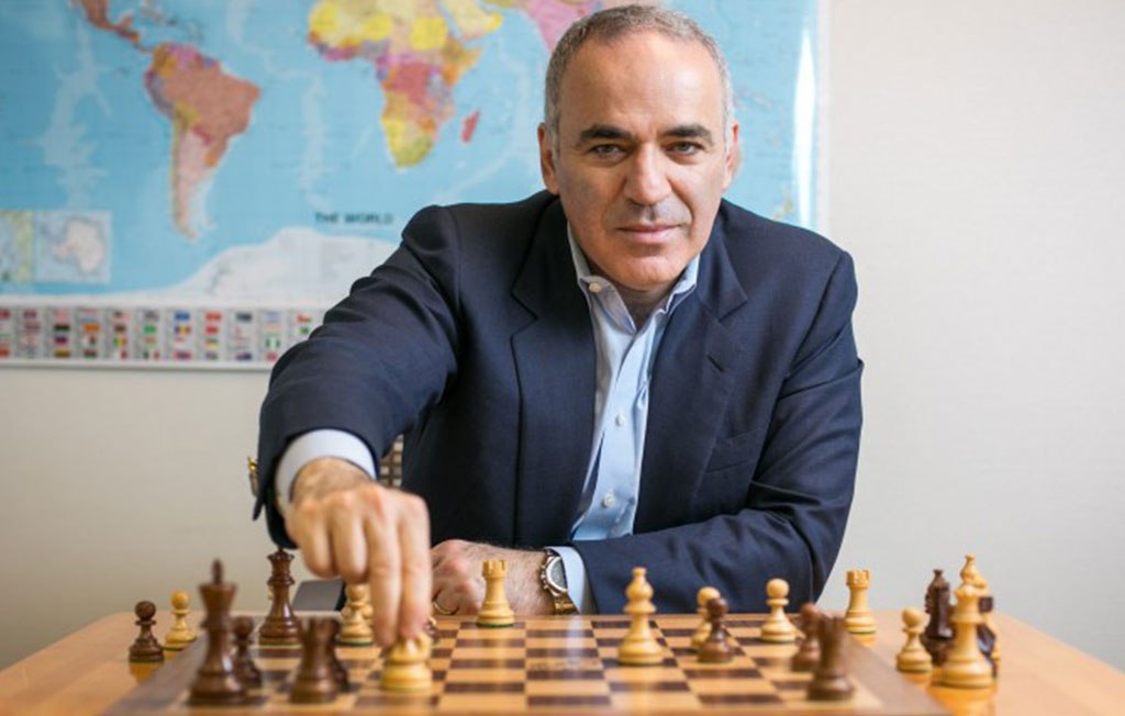 Ele é um ditador”, diz enxadrista Garry Kasparov sobre Vladimir