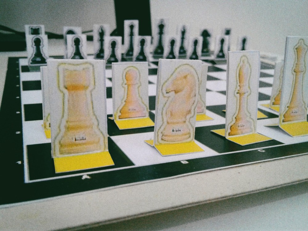 Jogo de xadrez com tampinhas de garrafa